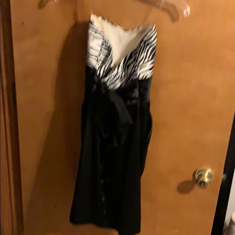 Dress - Picture 3 of 3